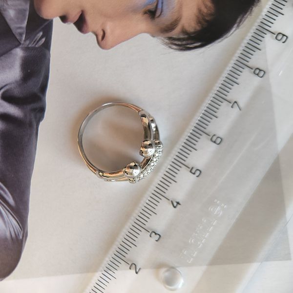 Серебряное кольцо SilverThin с фианитами 0.25ct, вес изделия 3,17 гр (2197645) 19 размер 219764519 Серебряное кольцо LoveR с объёмным дизайном и дорожкой фианитов фото с каталога