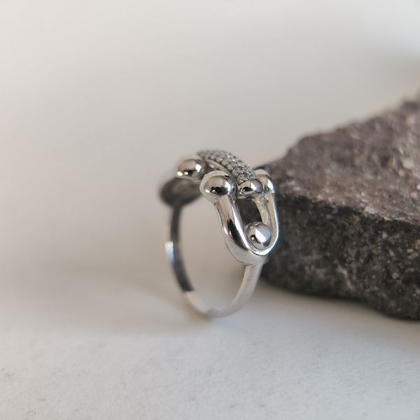 Серебряное кольцо SilverThin с фианитами 0.25ct, вес изделия 3,17 гр (2197645) 19 размер 219764519 Серебряное кольцо LoveR с объёмным дизайном и дорожкой фианитов фото с каталога