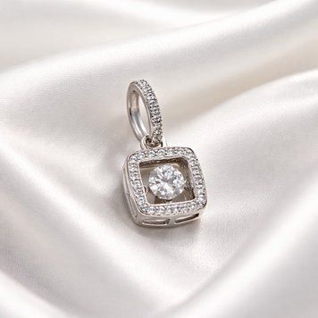 Серебряные серьги с фианитами в виде квадрата 4046712 Серебряная подвеска с фианитами в виде квадрата фото с каталога