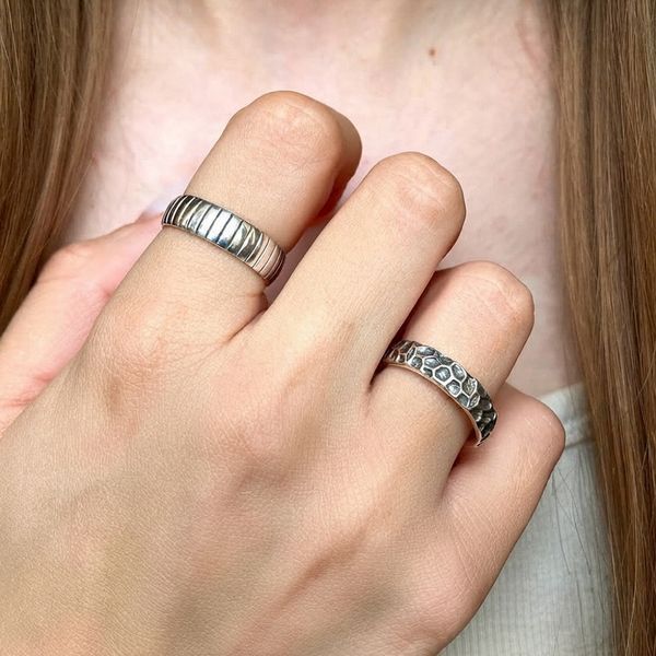 Серебряное кольцо LoveR разомкнутое с орнаментом и чернением, серебро 925