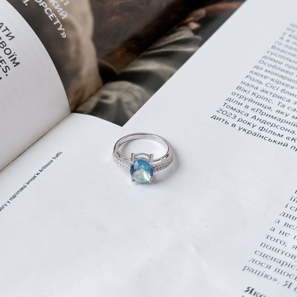 Серебряное кольцо LoveR с мистическим топазом круглой огранки и фианитами 18 размер, серебро 925