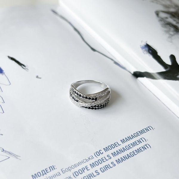 Серебряное кольцо SilverThin с фианитами, вес изделия 6,39 гр (2152613) 19 размер 913162512  фото с каталога