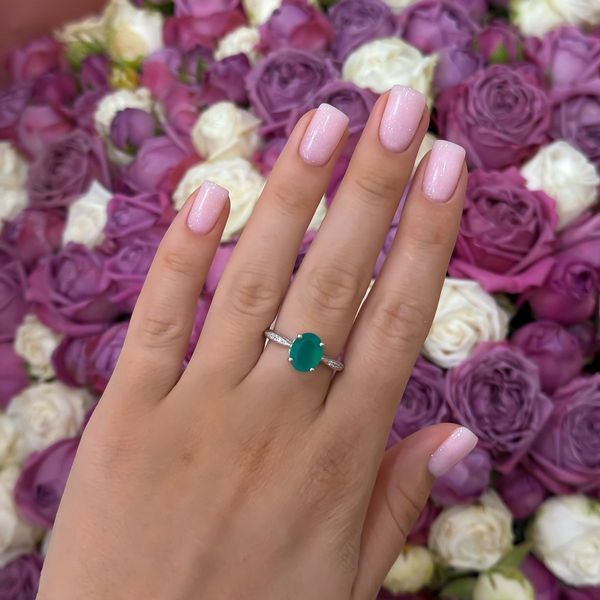 Серебряное кольцо SilverThin с натуральным агатом 2.323ct, вес изделия 3,14 гр (2171010) 18 размер 710101712 Серебряное кольцо LoveR с круглой вставкой зелёного агата фото с каталога