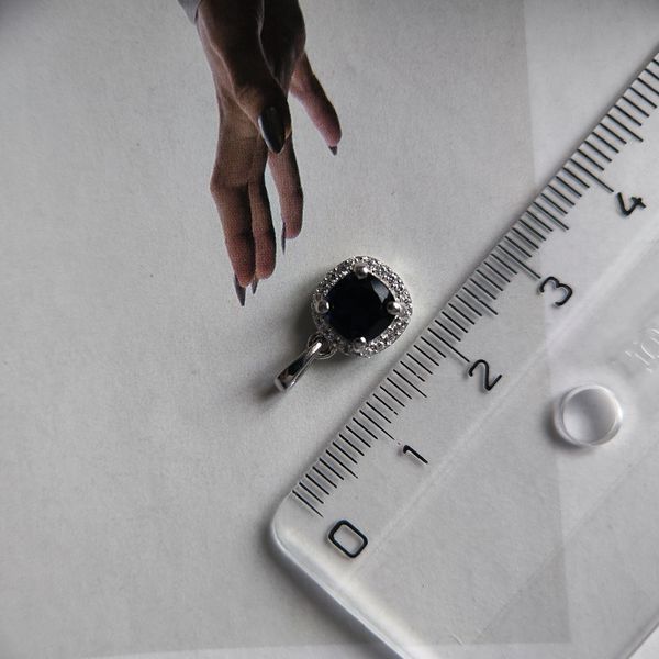 Срібний підвіс LoveR з квадратним сапфіром nano в оправі з фіанітами, срібло 925