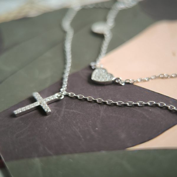 Срібне кольє LoveR &laquo;Серця&raquo; з подвійним ланцюжком та фіанітами 40-45 см 2211563400450 Срібне кольє LoveR &laquo;Серця&raquo; з подвійним ланцюжком та фіанітами фото з каталогу