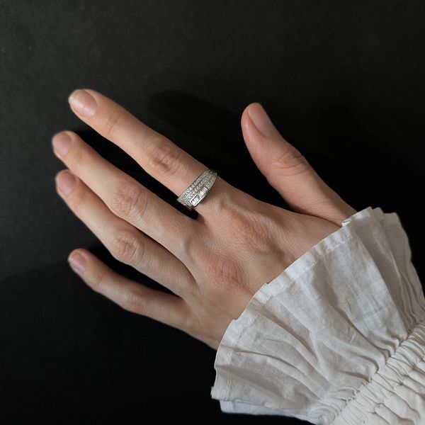 Срібна каблучка LoveR з подвійною доріжкою фіанітів та багетними каменями 19 розмір 220765819 Срібна каблучка LoveR з подвійною доріжкою фіанітів та багетними каменями фото з каталогу