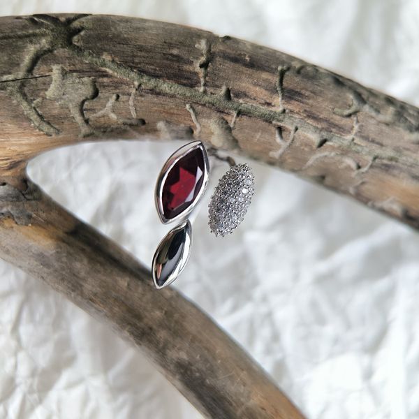 Серебряное кольцо SilverThin с искусственным гранатом nano 1.216ct, вес изделия 3,63 гр (60002413) 19 размер 6000241319  фото с каталога