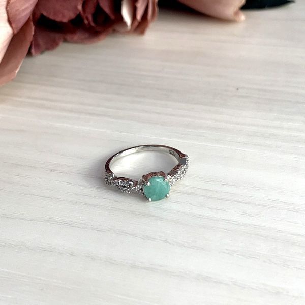 Серебряное кольцо с круглым натуральным изумрудом 5716369291 Серебряное кольцо с круглым натуральным изумрудом фото с каталога