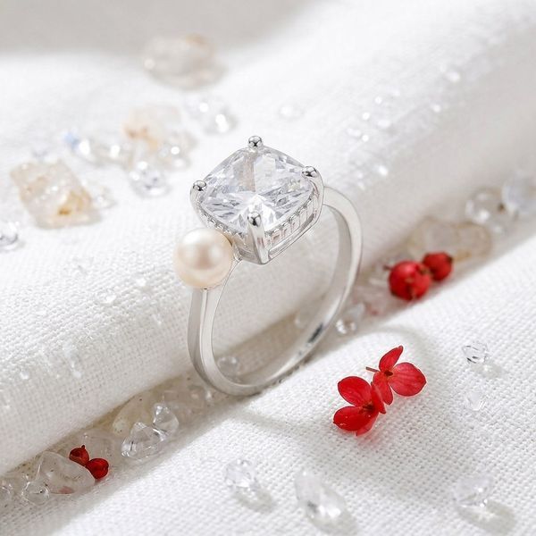 Серебряное кольцо LoveR с натуральным жемчугом и прозрачным камнем квадрат 18 размер, серебро 925
