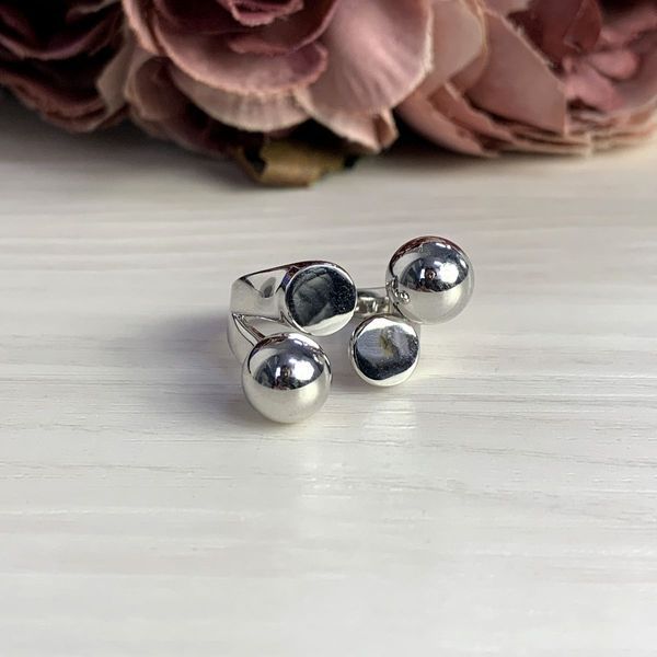 Серебряное кольцо Серебряные изделия с без камней, вес изделия 8,79 гр (2046929) 18 размер 819296402  фото с каталога