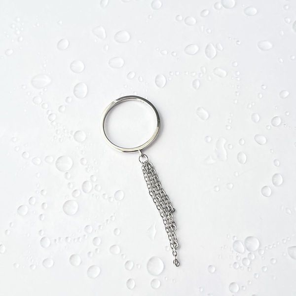 Серебряное кольцо SilverThin с без камней, вес изделия 1,56 гр (2142522) 16 размер 5712252412 Серебряное кольцо LoveR с подвесными цепочками в минималистичном дизайне фото с каталога