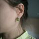 купити срібний виріб Срібні сережки LoveR з хризолітом прямокутної форми та фіанітами фото 6 - фотографія з каталогу