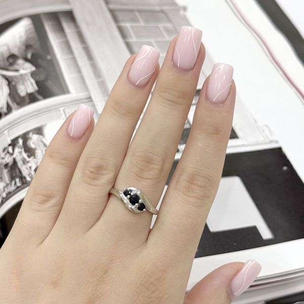 Серебряное кольцо Серебряные изделия с натуральным сапфиром 0.683ct, вес изделия 2,94 гр (2168829) 18 размер 819288612  фото з каталогу